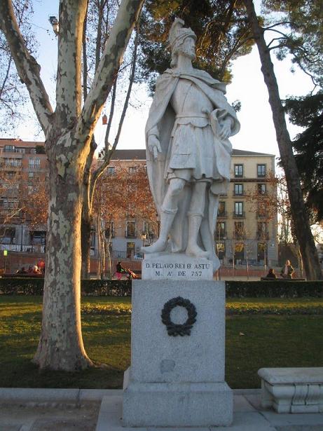 Covadonga, la batalla donde 300 cristianos vencieron al poderoso ejército del islam COVADONGA%20ESCULTURA%20PELAYO%201