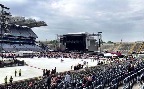 [info] Dublin Croke Park 27 et 29 mai 2016  - Page 2 CjeiGnVXIAQVkGq.jpg.097f4fd358cebcfd25e17282943a687d