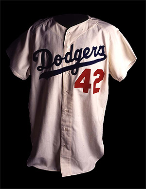 Numaratoarea cu poze! - Pagina 2 Jackie_robinson_jersey