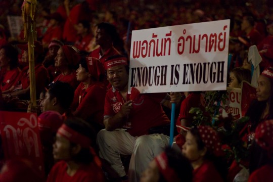 Election Thaïlande 2011. Vers une réconciliation ? Thailand_redShirts_Yingluck-540x360