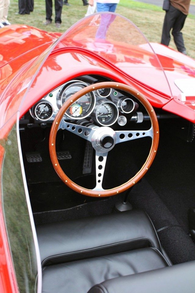 Vainqueur concour Pebble Beach 2011 1960-plymouth-xnr-ghia-roadster_100360212_l-640x959