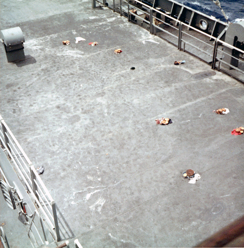 جزء 1 من سلسلة صور باخرة التجسس الأمريكية ليبرتي بعد مهاجمة الأسرائيليين لها يوم 8 يونيو 1967 Lg105