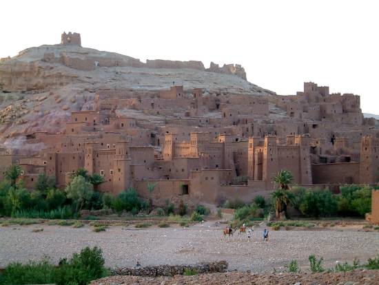 LIEN DU SAHARA Village-deserts-kasbah-ait-maroc-