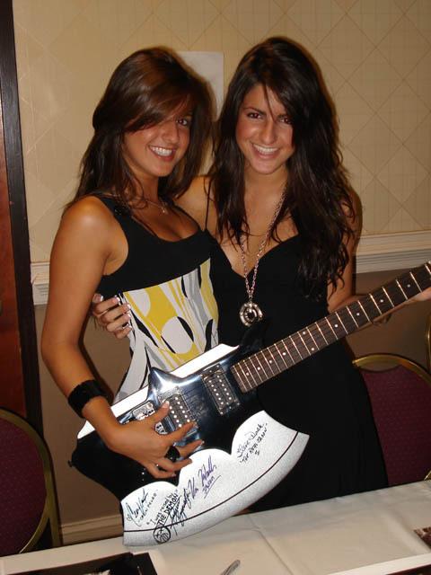 Las guitarras mas feas del mundo S19chickaxe