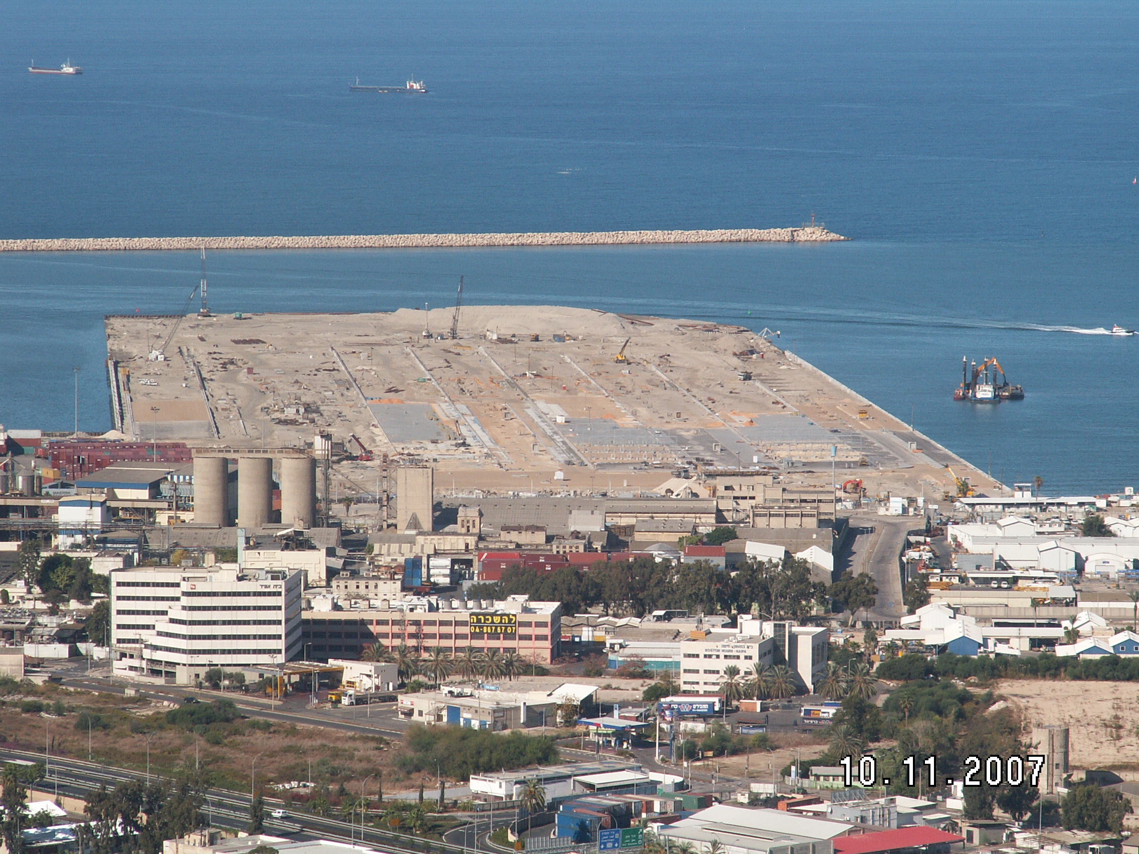 الأسطول السادس الأمريكى قواعده وأهم أسلحته  Haifa-new-pier-01