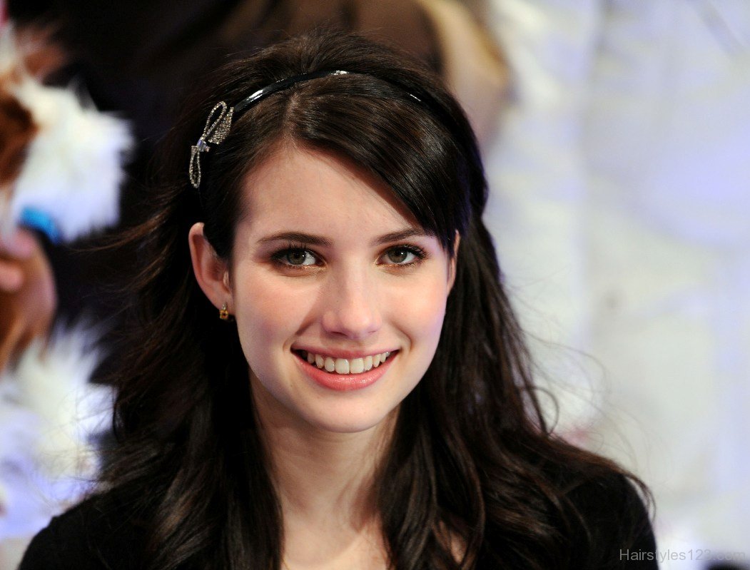 Mis 4 mejores amigas Emma-Roberts-Black-Hair-With-Headband