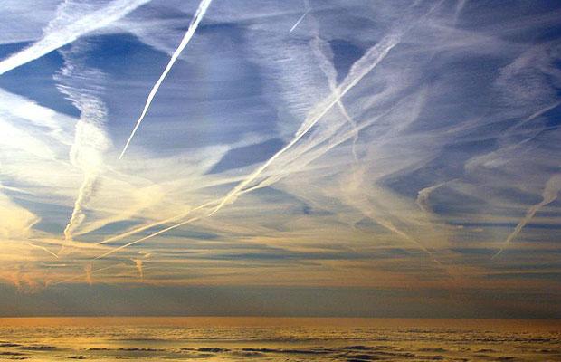 CHEMTRAILS - ARMES CLIMATIQUES  - CHEMTRAILS - HAARP - Page 2 Chemtrails