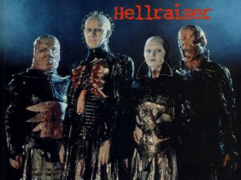 Star Trek y sus 5 series que se dice pronto xD Hellraiser