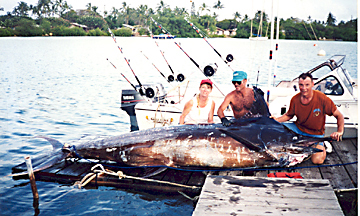 Lista y Fotografías de Marlins Granders pescados en Hawai por www.hawaiifishingnews.com 081-pescador-1067