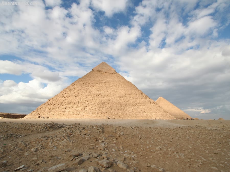 معالم اثريه جميله Ancient_pyramids_3