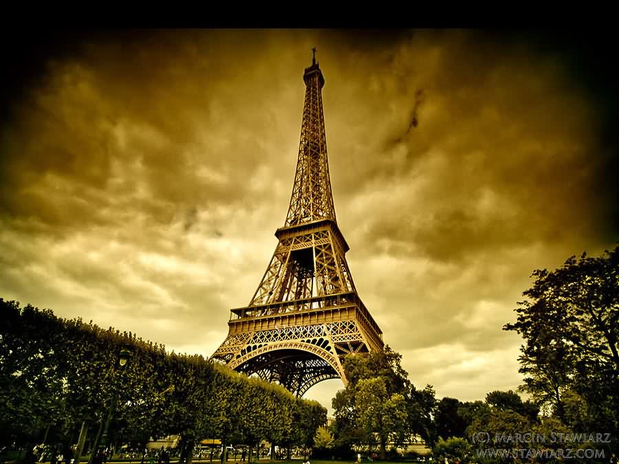  صور خلفيات رائعة Eiffel_Tower_3D