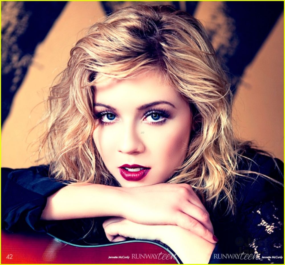 INSCRIPCIONES Jennette-mccurdy-in-runway-teen-magazine-winter-2014_4