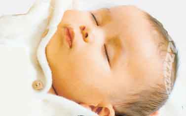 كيفية تعليم الطفل النوم ! - تعليم الطفل كيف ينام لوحده  136318