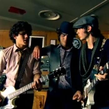 مسابقة احلى صورة لجوناس Jonas-brothers