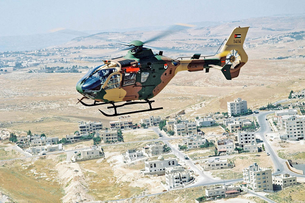 المروحيه الخفيفه متعددة الاغراض  الشهيره MBB Bo-105 الالمانيه  EC135-57h