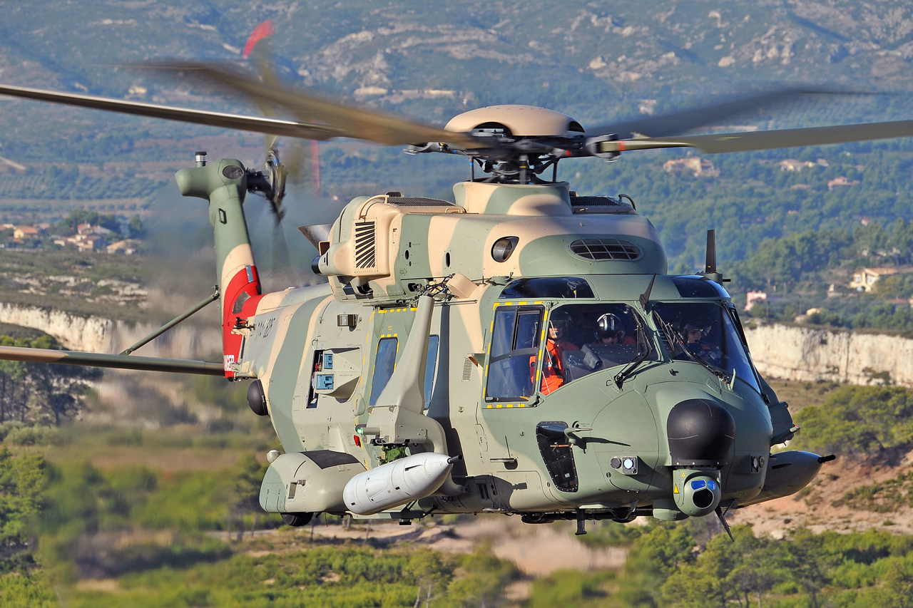 Armée Omanaise / Sultan of Oman's Armed Forces - Page 7 NH90239h