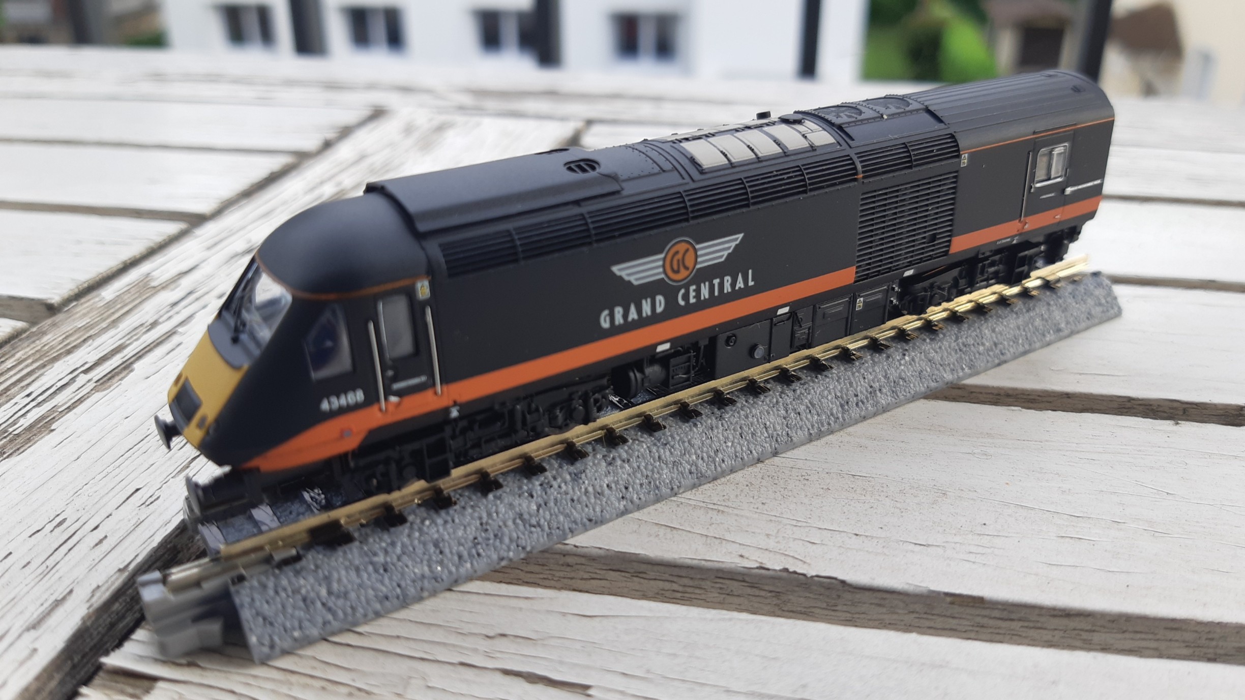 N Dapol 2D-019-204 Grand Central Class 43468 HST