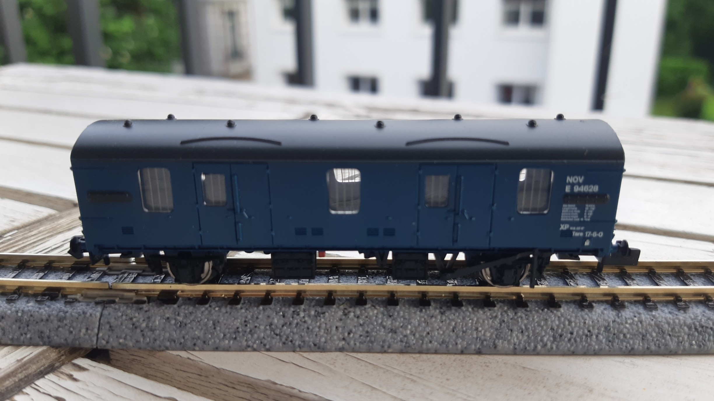 N Graham Farish 374-787 Mk1 CCT van BR blue