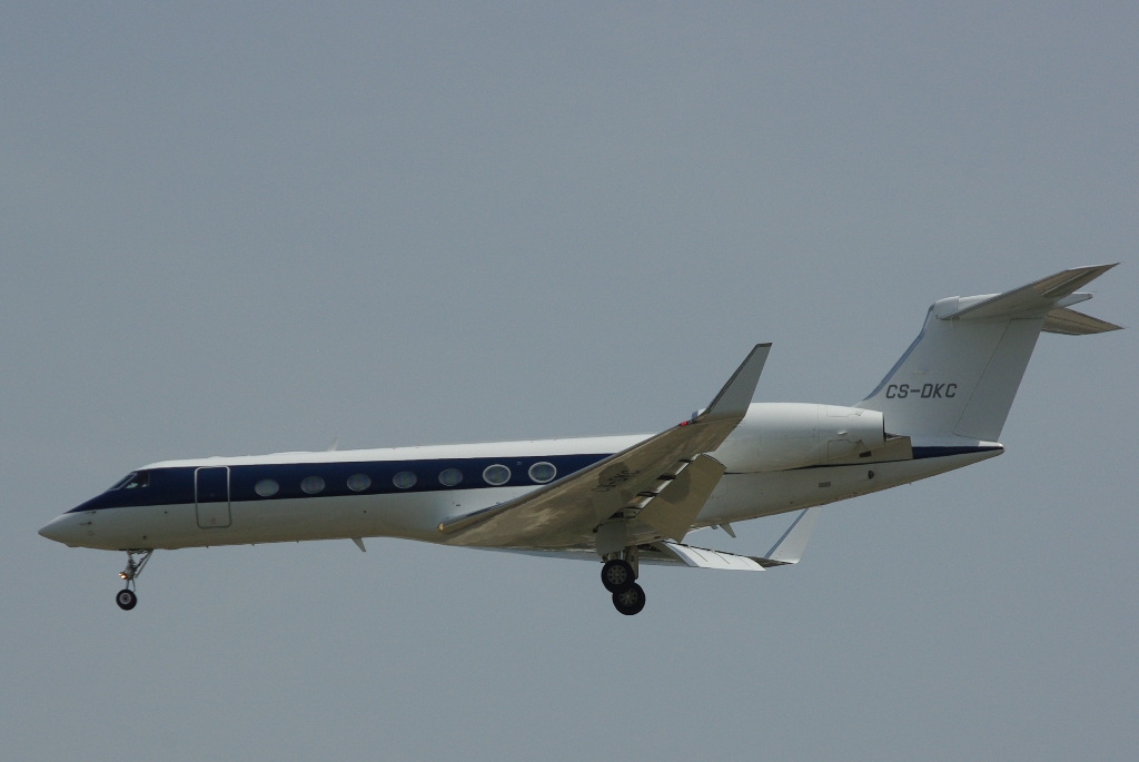 Spotting du 9 juillet 2010 : Special Gulfstream et Global Cs_dkc