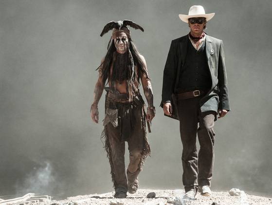 Lone Ranger : Naissance d'un Héros [Disney - 2013] - Page 3 Johnny-Depp-and-Armie-Hammer-in-The-Lone-Ranger