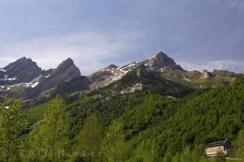  أسبآآنيا مدينة شروووق الشمس Pyrenees-mountain_14542