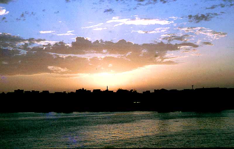       الميناء السياحى ببورسعيد 04_sunrise_over_Port_Said_Oct_76