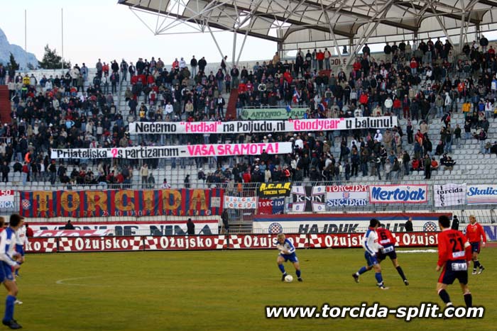 Banderoles - Page 16 Hajduk-vasas0047