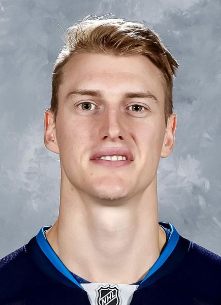 Tyler Myers s,amène avec les Blues Tyler-myers-2017-6378