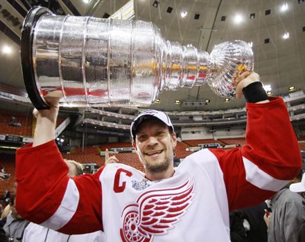 Several Red Wings make the NHL's greatest 100 list Lidstrom