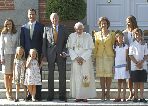 JMJ MADRID 2011 Palabras dirigidas a las jóvenes religiosas. Papa-familia-real--z