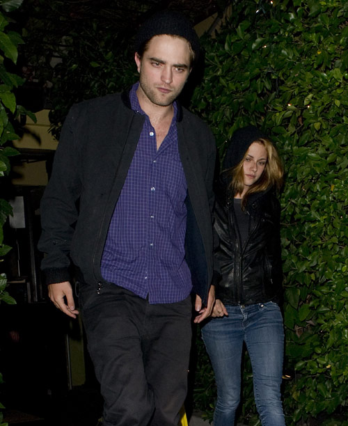 Publican fotos de salida nocturna de Robert Pattinson y Kristen Stewart en Los Ángeles Pattinson-kristenstewart1-z