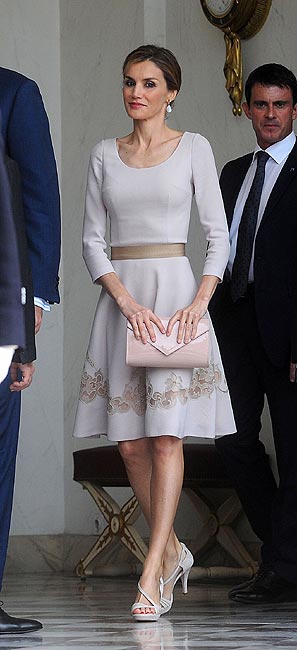 ROPA Y ACCESORIOS DE LETIZIA - Página 19 Letizia_1-z