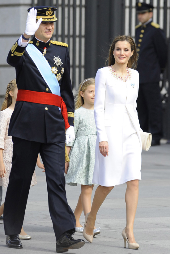 Felipe VI y Letizia - Página 3 Vestido-letizia3-a