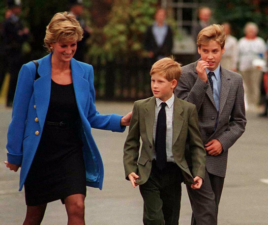 30º Cumpleaños del príncipe Guillermo de Windsor William-diana---z