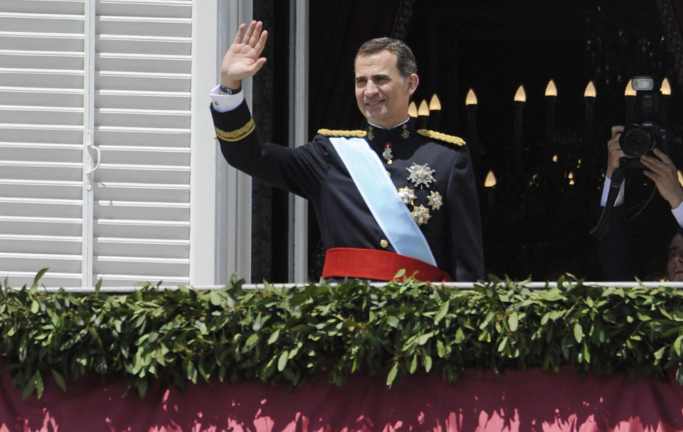 Felipe VI y Letizia - Página 3 Proclamacion-balcon--a