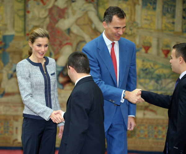 AGENDA DE SM. REYES FELIPE y LETIZIA - Página 3 Reina-letizia-7-a