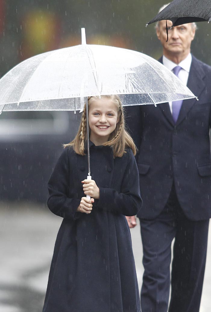 AGENDA DE SM. REYES FELIPE y LETIZIA  - Página 27 Desfile11z-z