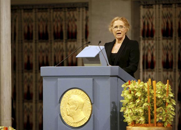 Sonja Haraldsen. Reina de Noruega - Página 4 Nobel-paz4-a