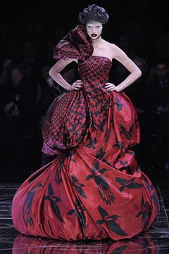 EL RINCÓN DE LA BELLEZA por Andrómeda - Página 2 Alexander-mcqueen004a