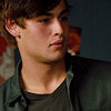 Les registres de Poudlard Douglas_Booth_in_LOL_%2845%29