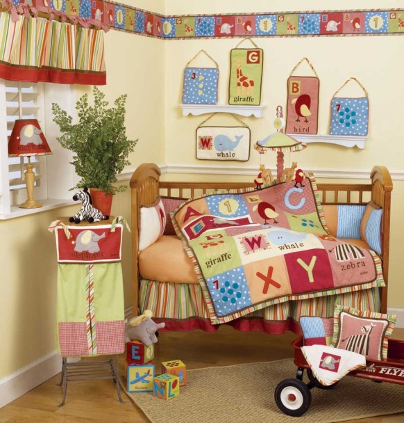 des chambres d'enfants..kids-room Alphabet-crib-582x608