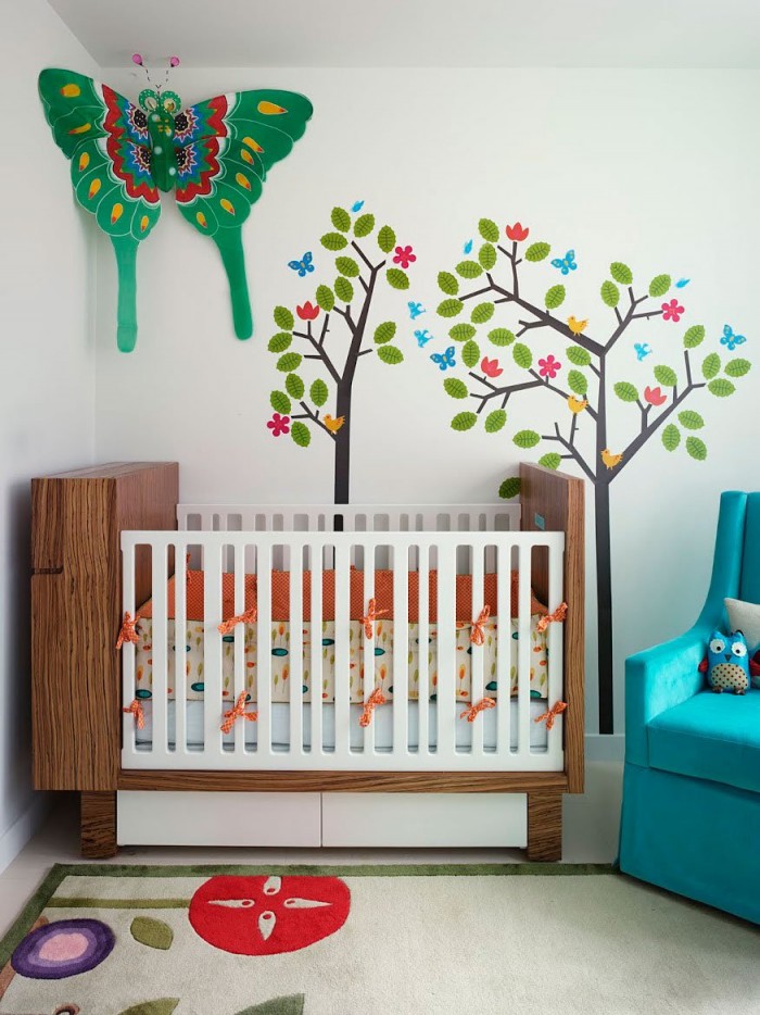 غرفه نوم الاطفال ... ديكورات غرف نوم رائعة ... غرف نوم اطفال 2013 1-nursery-girls-bedroom-2-700x934