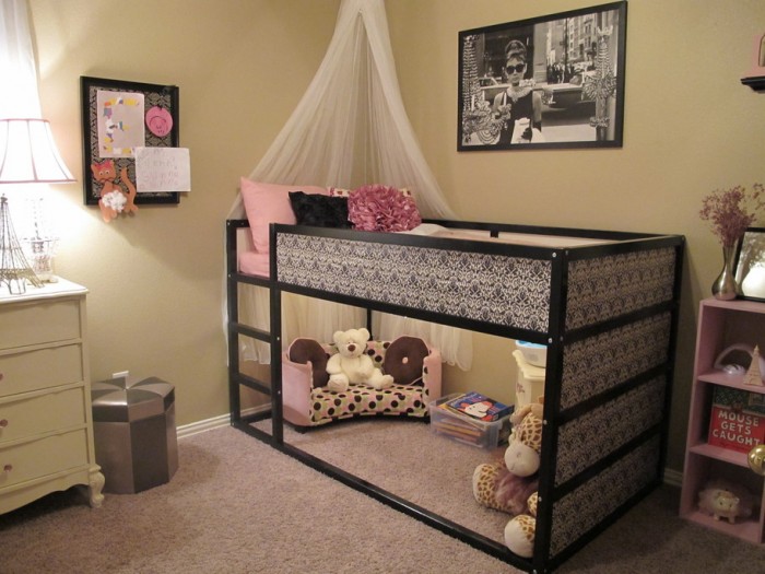 غرفه نوم الاطفال ... ديكورات غرف نوم رائعة ... غرف نوم اطفال 2013 1-nursery-girls-bedroom-6-700x525