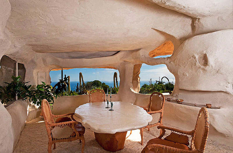 منزل رائع في ماليبو صمم على نمط منزل فلينستون  -  Unique Flintstone-Style House in Malibu Flintstones-Style-Malibu-Retreat-05