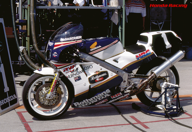 histoire - L'histoire des V4 Honda 1987_b_big