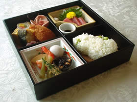 العادات في اليابان Bentou