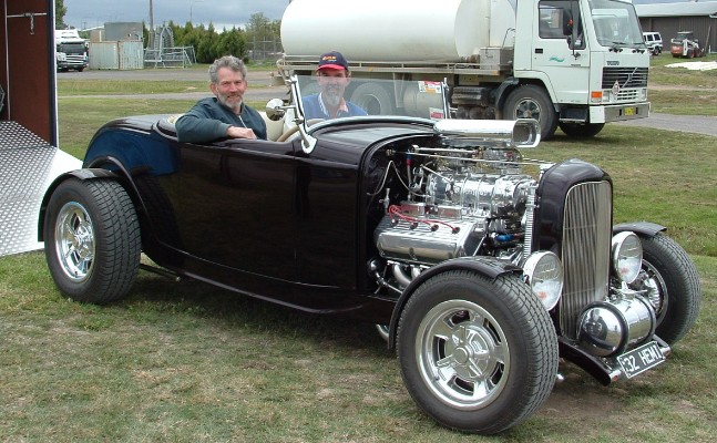 Hot Road - Page 3 Deuce_roadster_01