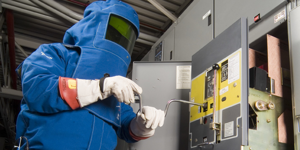 COMMENT METTRE UN ECUMEUR A LA TERRE HVM-Arc-Flash-Solutions2