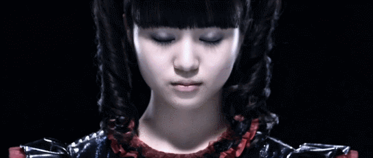  mood swing ~ votre humeur en gif - Page 19 Babymetal-karate-music-video-gifs7