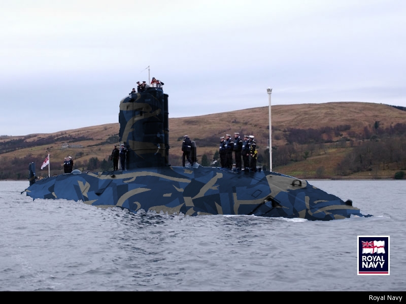 الغواصات النووية البريطانية SHIP_SSN_HMS_Torbay-Razzcam-Sub-Blue3-80-0deg-95hl